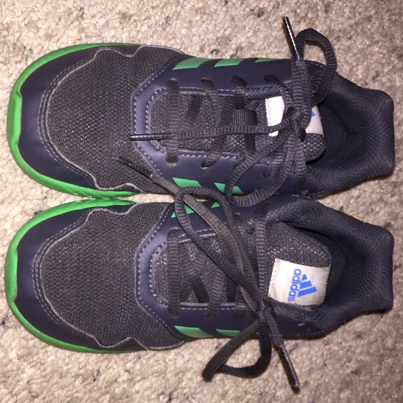 Addias Sneakers - Picture 2 of 4